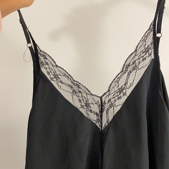 Black tank top from Zara - Picture 3 of 3